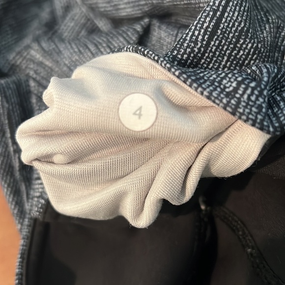 Lululemon Wunder Under Crop II - Picture 4 of 8